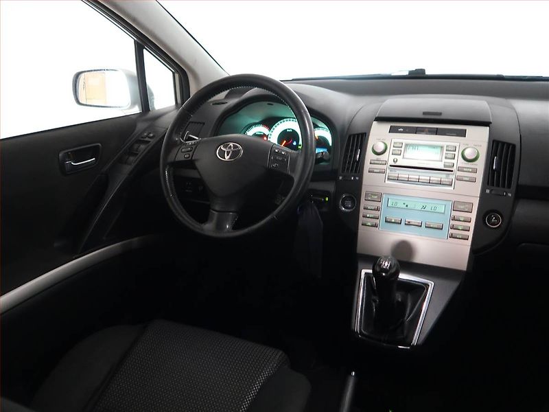 Toyota Corolla Verso (2008) 2.2 D-4D, 7 míst, nová STK - fotka 6 z 15