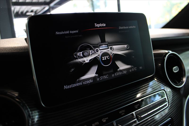 Mercedes-Benz Třídy V 300d 4MATIC Long 7míst DIS/Nez - fotka 24 z 33