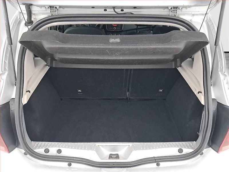 Dacia Sandero (2017) 1.0 SCe, ČR,1.maj - fotka 14 z 15