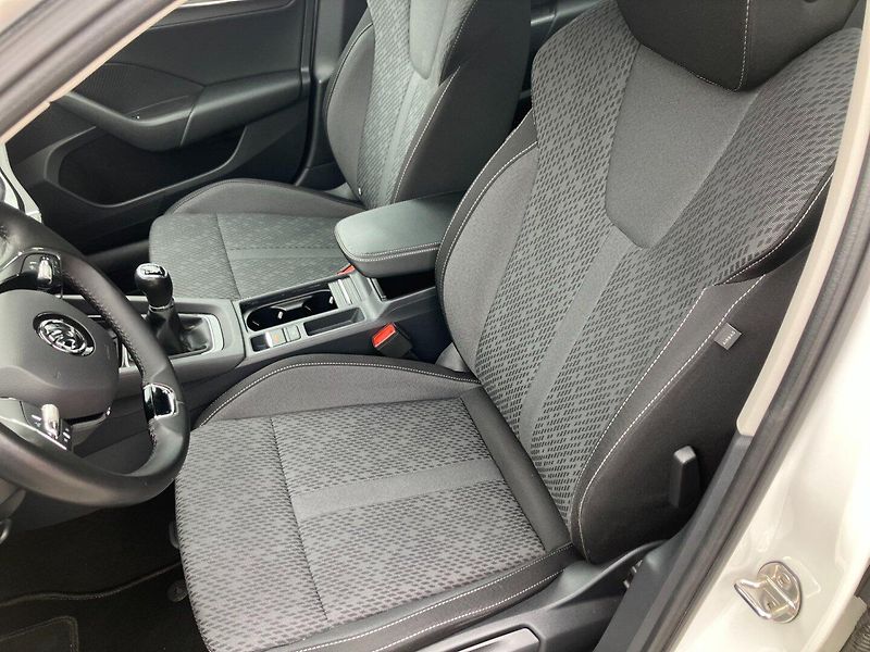 Škoda Octavia (2023) 2.0TDI STYLE EL.TAŽNÉ,2023,ČR - fotka 24 z 34