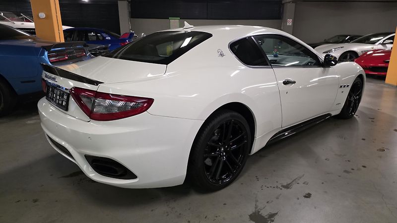 Maserati GranTurismo (2019) 4.7S AT 2020 LAST EDIT CARBON - fotka 4 z 21