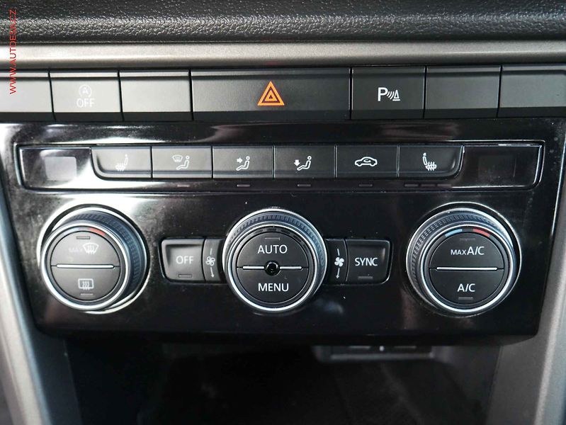 Volkswagen T-Roc (2021) 1.5 TSi, Comfortline, LED - fotka 14 z 18