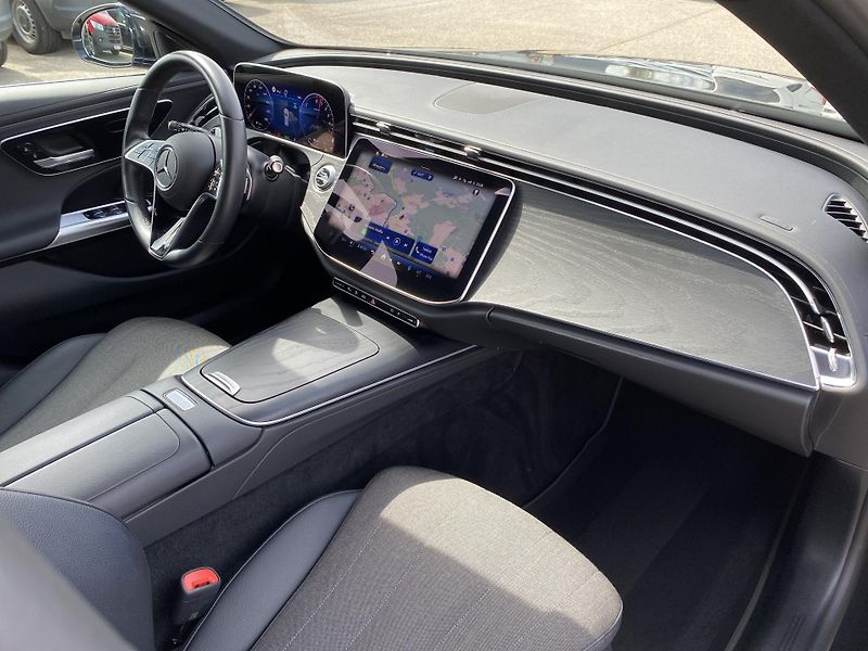 Mercedes-Benz Třídy E E 300de 4M AVANTGARDE DISTRONI - fotka 14 z 27