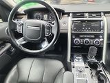 Land Rover Discovery (2018) 3.0 TD6 HSE AT 1.MAJ.ČR/VZDUCH - náhled 30