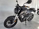 Honda CB 125R.