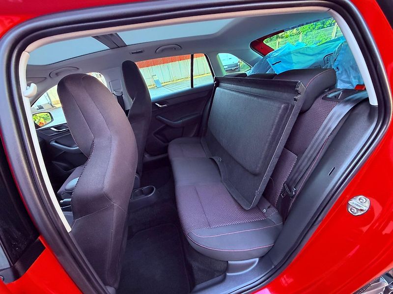 Škoda Rapid 1.2 TSi Style Plus, Serviska - fotka 11 z 25