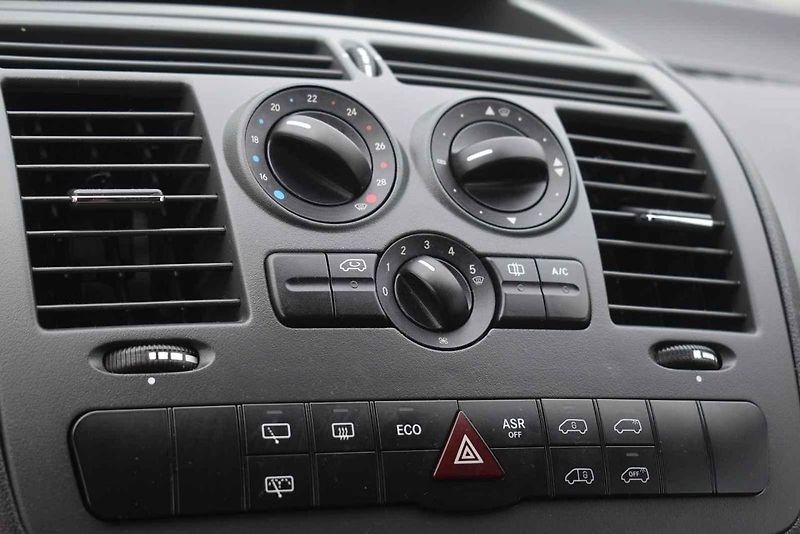 Mercedes Vito druhé generace stále vypadá k světu