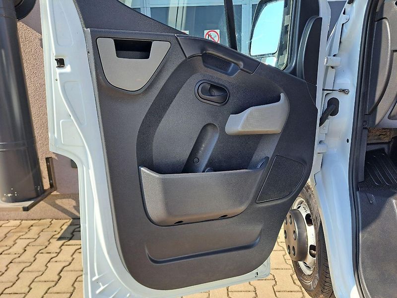 Renault Master (2018) 2.3 DCI 120kW, 6 míst, ZÁRUKA  - fotka 24 z 37