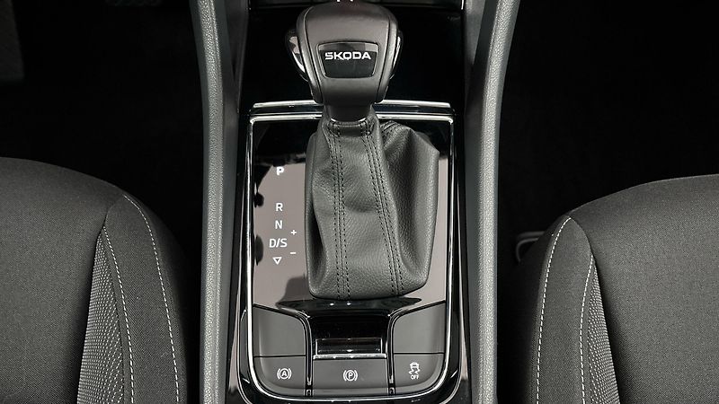 Škoda Karoq 1.5 TSI DSG Drive - fotka 24 z 26