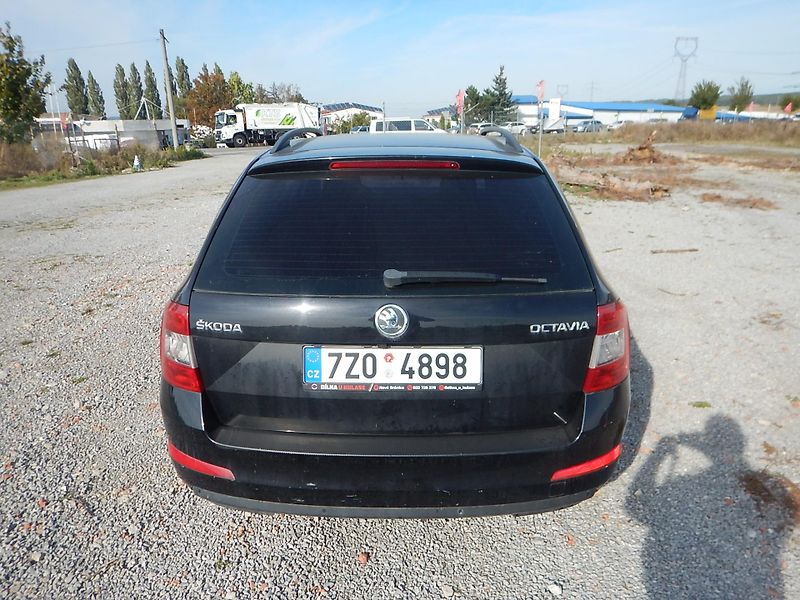 Škoda Octavia 1.6 Tdi 77 kw - fotka 4 z 15