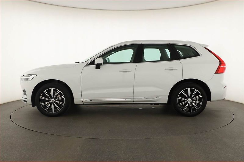 Volvo XC60 (2018) D4 AWD - fotka 3 z 27