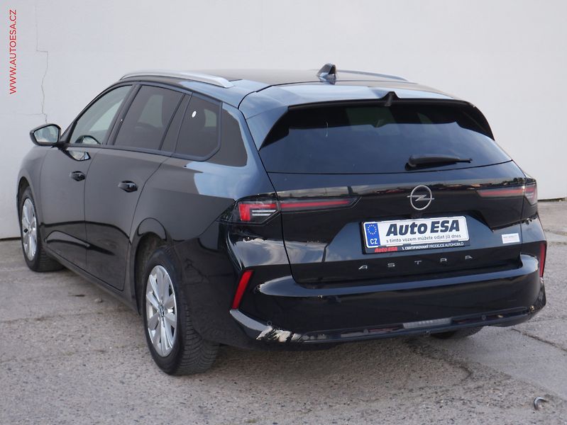 Opel Astra (2023) 1.5 CDTi, Elegance, LED, navi - fotka 4 z 16