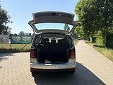Volkswagen Touran 1.6 75kw Trendline 7 míst - náhled 21