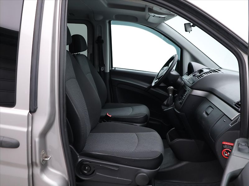 Mercedes-Benz Vito 3,0 165 kW, 6 míst, Automat - fotka 10 z 25