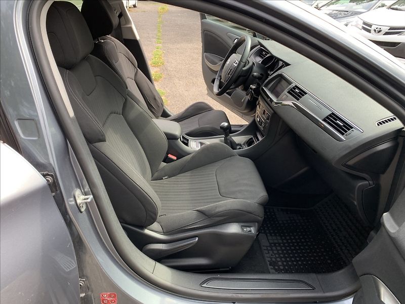 Citroën C5 2,0 i SERVISKA - fotka 13 z 19