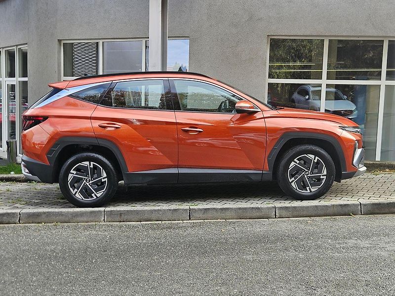 Hyundai Tucson 1.6T-GDi DCT, Smart, serv.kn. - fotka 6 z 33