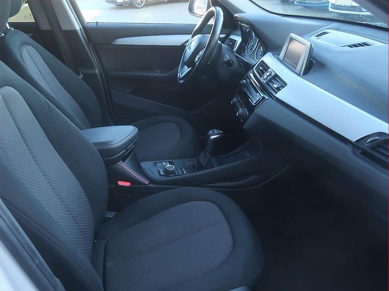 BMW X1 (2017) sDrive18d, Automat, Serv.kniha - fotka 9 z 19