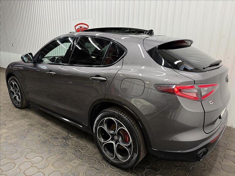 Alfa Romeo Stelvio VELOCE 206kW Q4 H&K PANORAMA - fotka 6 z 42
