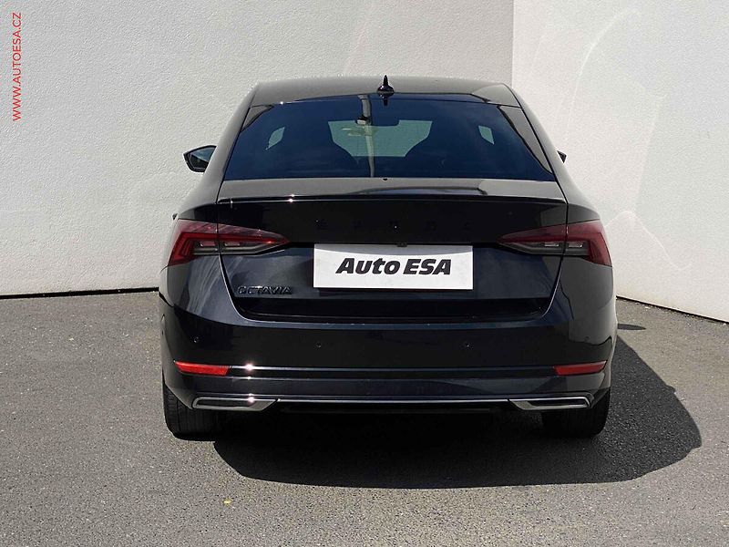Škoda Octavia (2023) 2.0 TSi 4x4, ČR, SportLine - fotka 5 z 25