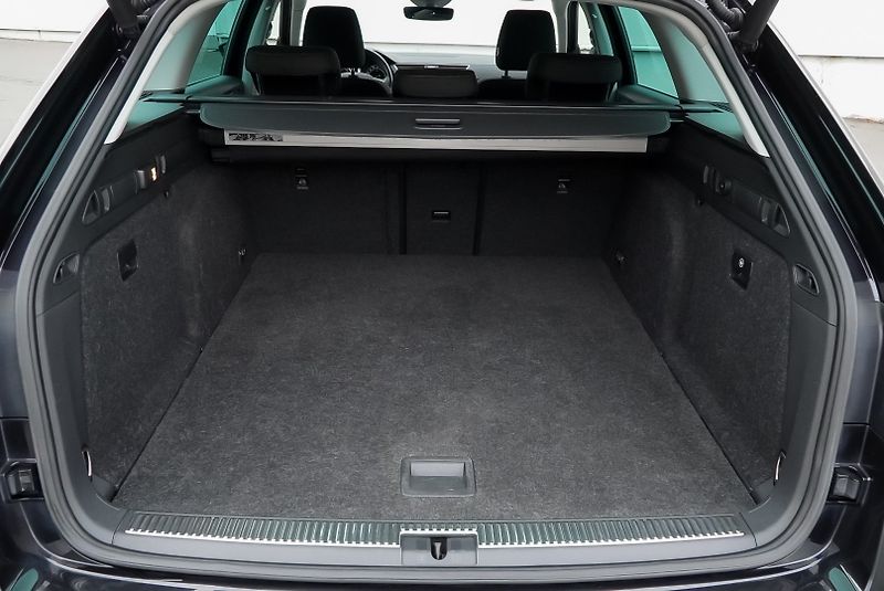 Škoda Superb 2.0 TDI 140kW 4x4 full servis - fotka 34 z 37