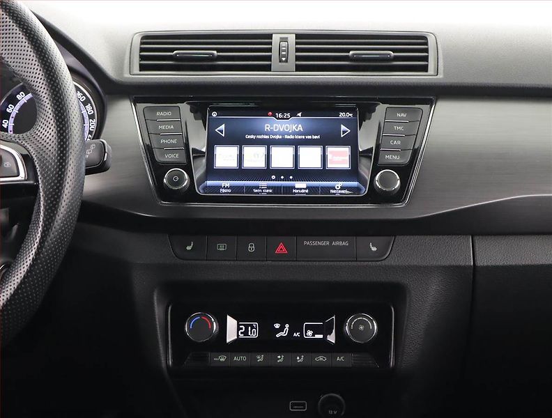 Škoda Fabia (2019) Style Plus 1.0 TSI, Serv.kniha - fotka 12 z 24