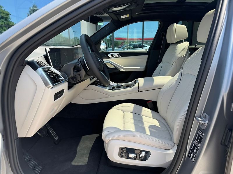 BMW X6 - fotka 14 z 28