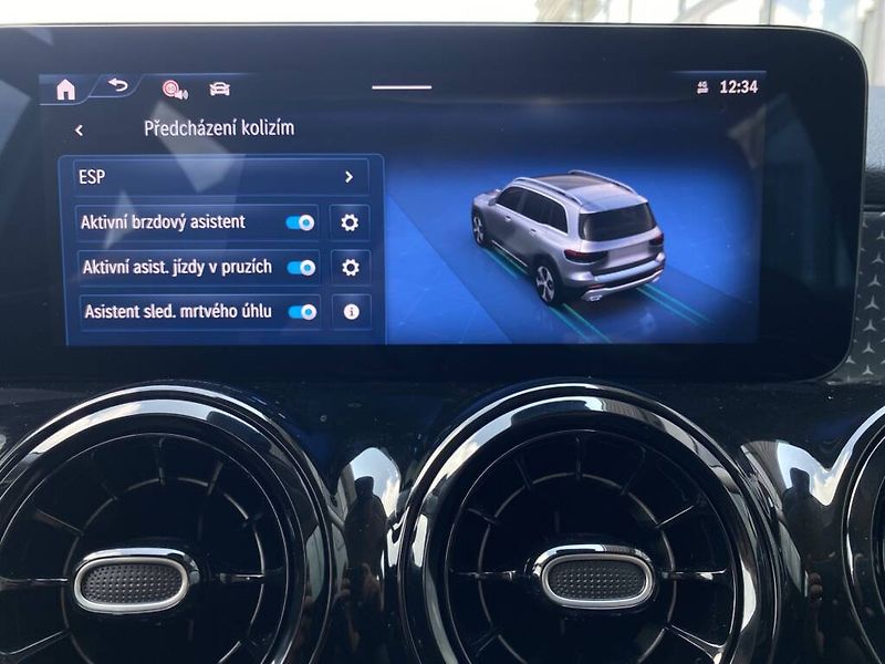 Mercedes-Benz GLB (2025) 220 4MATIC - fotka 21 z 27