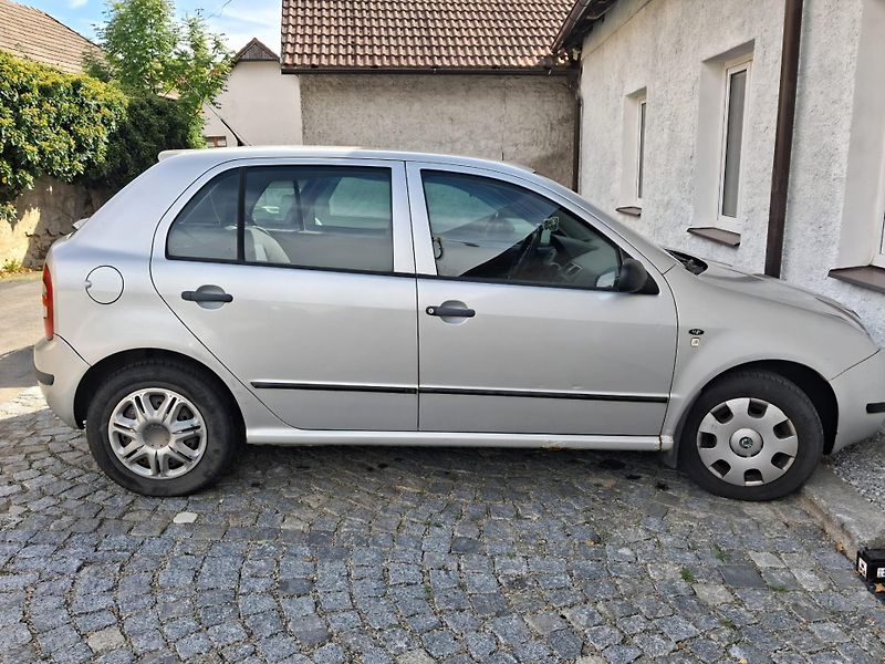 Škoda Fabia (2000) STK 5/28,jasný původ,k opravě - fotka 1 z 19