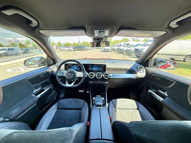 Mercedes-Benz GLB (2020) 250 4MATIC - fotka 19 z 45