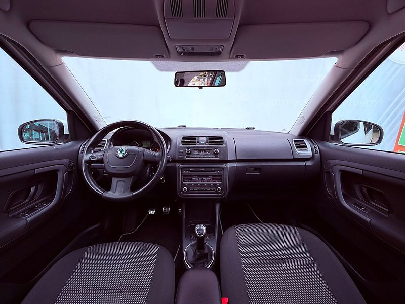 Škoda Roomster 1.2 TSi Scout, Pano, Serviska - fotka 15 z 23