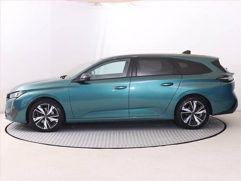 Peugeot 308 (2022) 1.2 PureTech, Serv.kniha, Kůže - fotka 3 z 18
