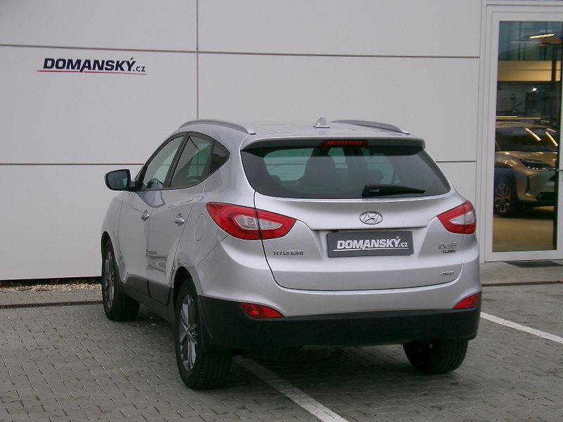 Hyundai ix35 STYLE 2.0 CRDi 100kW 4x4 DPH - fotka 13 z 14