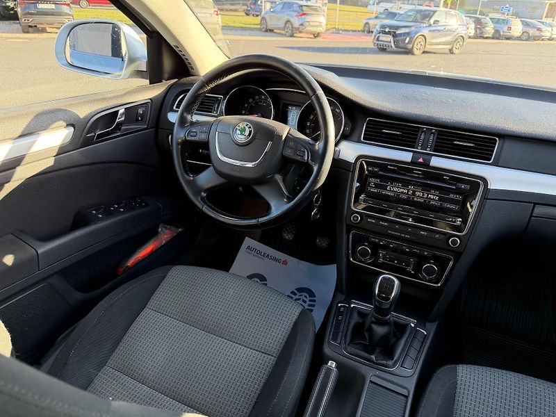 Škoda Superb II 2,0 TDi/103kW - Klima,ESP,. - fotka 29 z 71