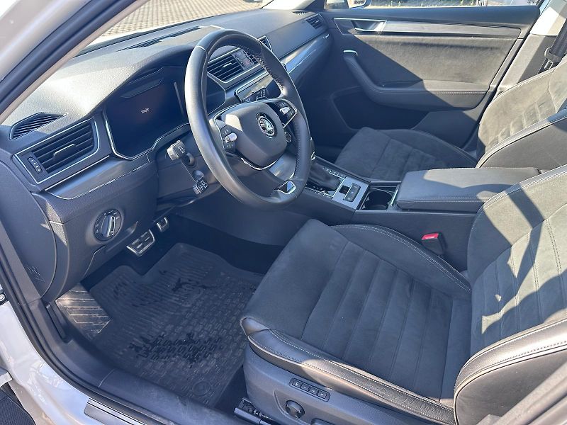 Škoda Superb 2,0 TDI 4x4 DSG 147kW - fotka 9 z 16
