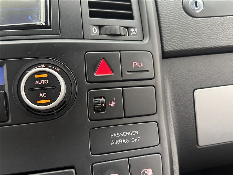 Volkswagen Multivan 2,5 4X4 DPH NZTOP EL.DVEŘE TZ - fotka 18 z 37