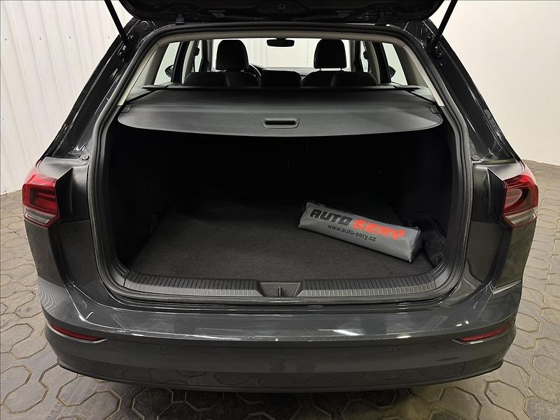 Volkswagen Golf 1.5TGI 96kW DSG ACC 2XKOLA DPH - fotka 33 z 41