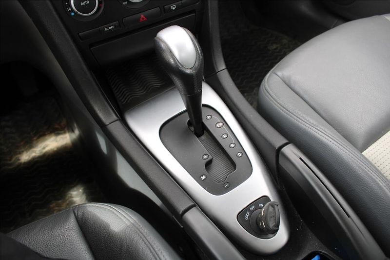 Saab 9-3 2,0 i  AUTOMAT, KLIMA - fotka 17 z 28