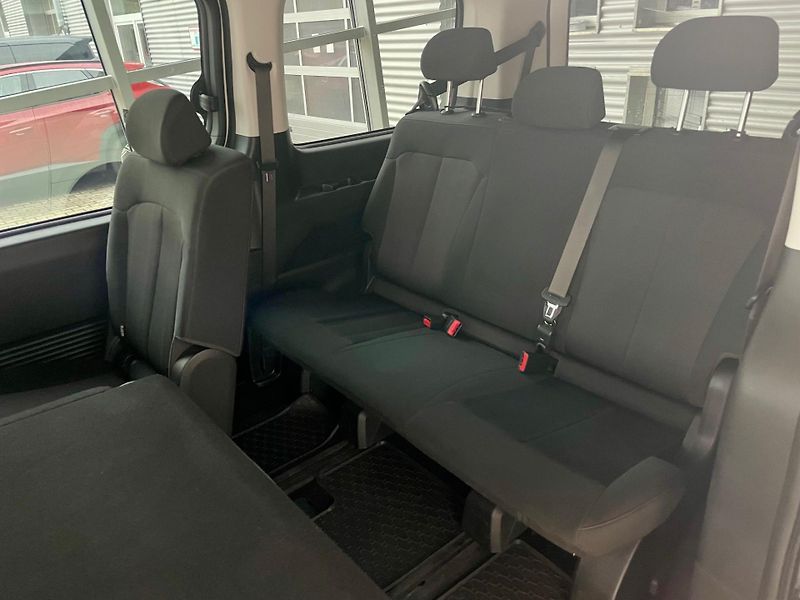 Hyundai Staria (2024) 2,2CRDi 130kW Comfort 6MT 4x2 - fotka 8 z 22