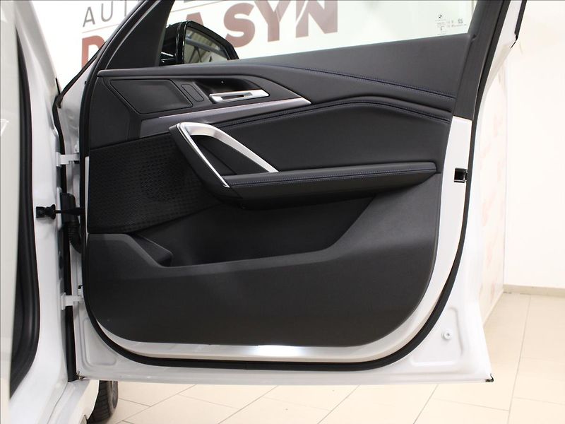 BMW X1 2,0 23d 145 kW xDrive M Sport - fotka 8 z 29
