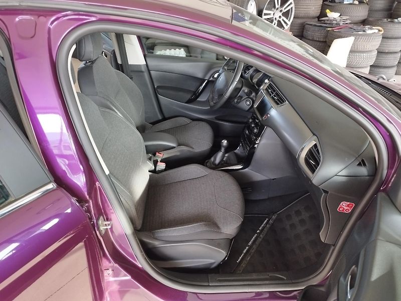 Citroën C3 (2016) 1,2I,60KW,KLIMA,LED,SERVISKA - fotka 13 z 26