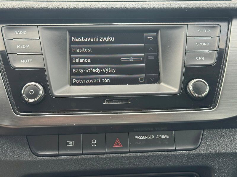 Škoda Fabia (2015) 1.2 TSI 66 kW Style Combi - fotka 15 z 25