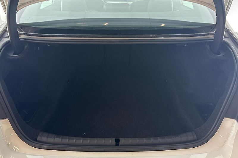 BMW Řada 5 520d xDrive Limousine - fotka 23 z 23