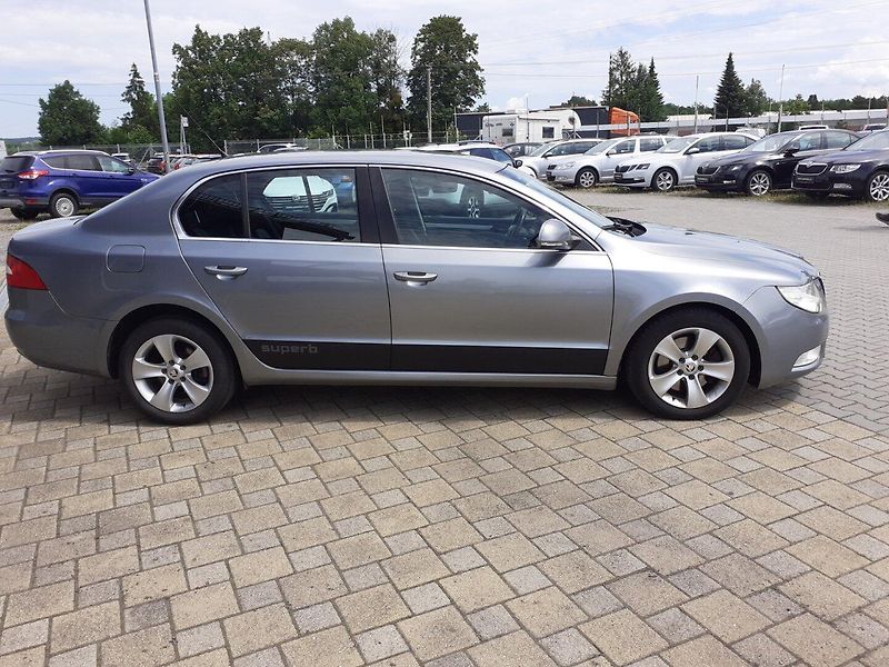 Škoda Superb (2009) 2.0 TDi  ČR - fotka 3 z 29