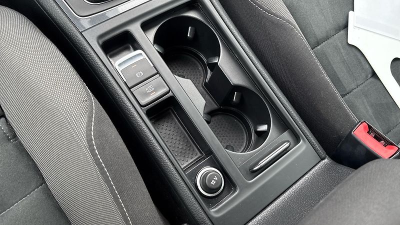 Volkswagen Golf (2019) 1.6 TDI REZERVNÍ KOLO - fotka 20 z 22