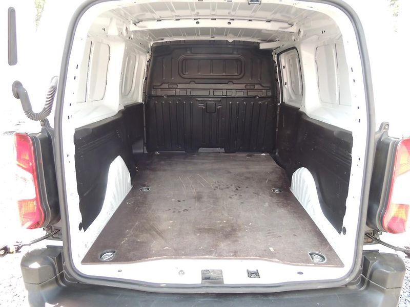 Fiat Dobló cargo (2023) 1.5HDi,L2,ČR,1.majitel - fotka 23 z 32