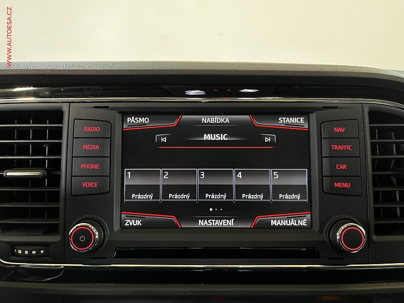 Seat Leon (2016) 1.4 TSi, Style, LED, panor - fotka 13 z 16