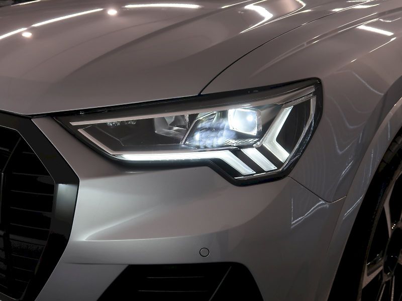 Audi Q3 (2023) S-LINE 1.5TSI 110KW AUTOMAT - fotka 10 z 39