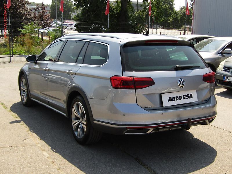 Volkswagen Passat (2020) 2.0 TDi 4Motion, ČR - fotka 6 z 24