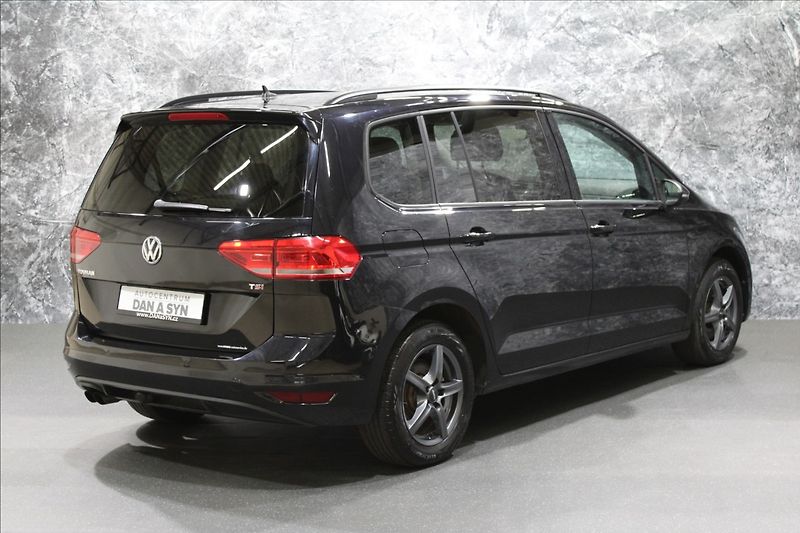 Volkswagen Touran 1,4 TSI Comfortline 7-míst - fotka 4 z 32