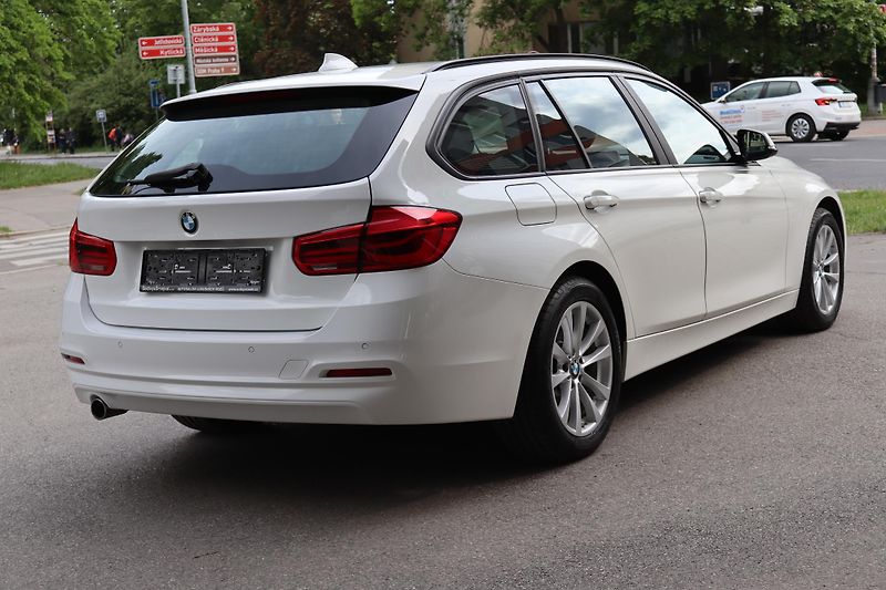 BMW Řada 3 318D TOURING F31 110kW - fotka 11 z 50